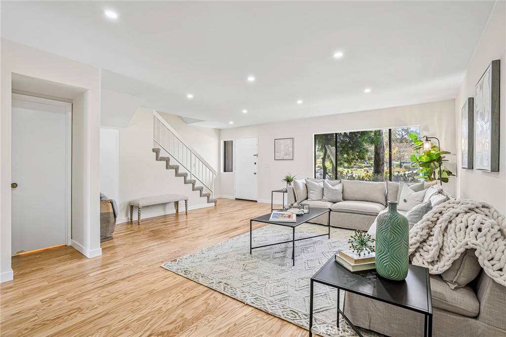 1725 Westmont DR, San Pedro, CA 90732