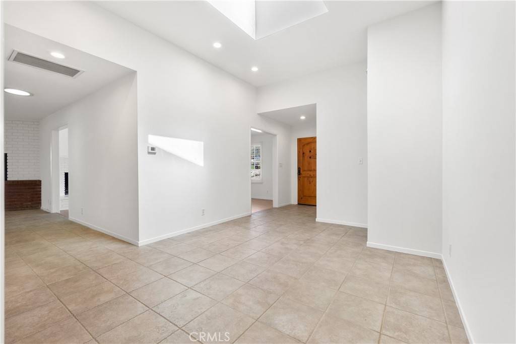 Redondo Beach, CA 90277,425 Calle De Castellana