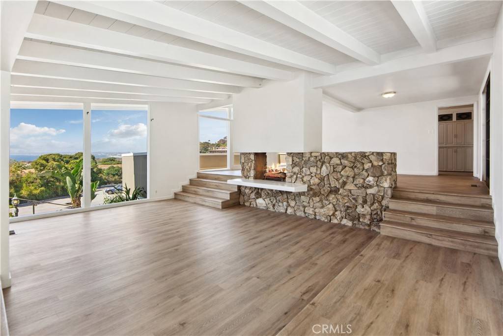 Palos Verdes Estates, CA 90274,360 Via Almar