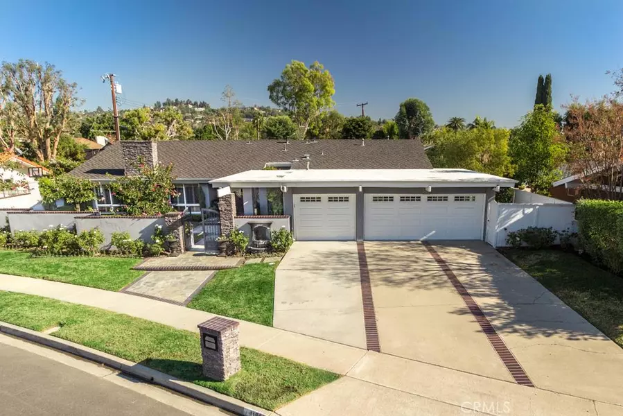 1161 Castlegate LN, North Tustin, CA 92705