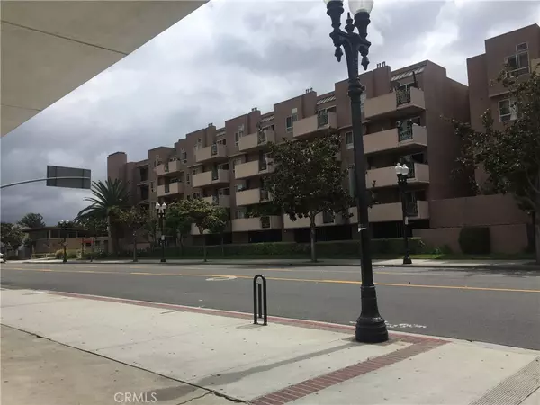 450 E 4th ST #203, Santa Ana, CA 92701