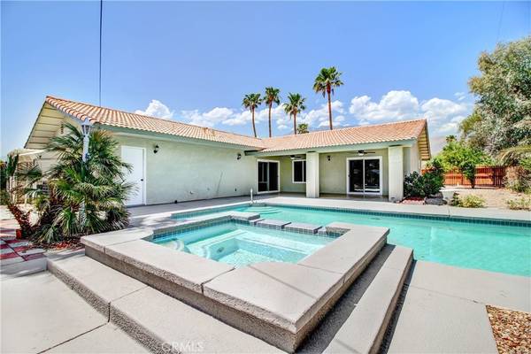 2952 E Vincentia RD, Palm Springs, CA 92262