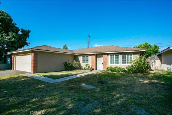 1210 S Nakoma DR, Santa Ana, CA 92704