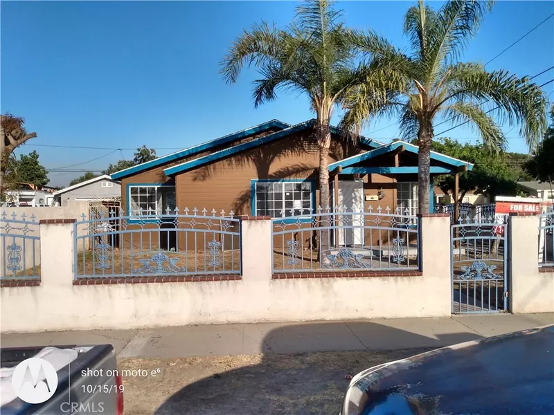 1613 S Diamond ST, Santa Ana, CA 92704