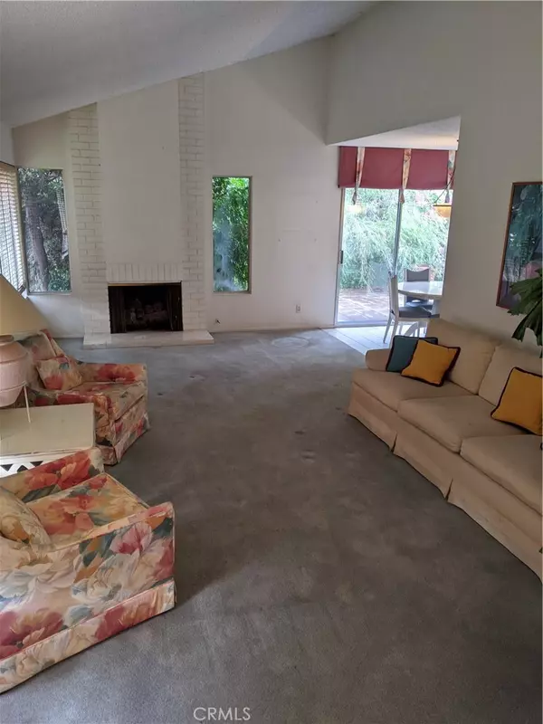 Fullerton, CA 92832,852 W Glenwood CIR