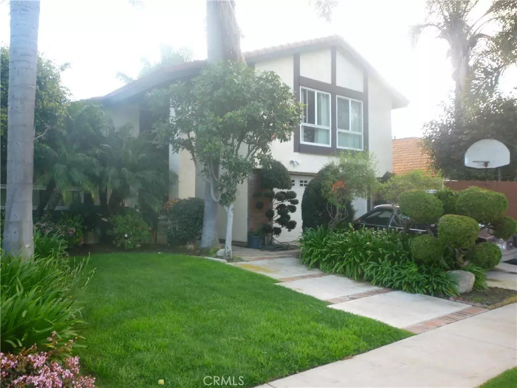 Santa Ana, CA 92704,2034 W Hemlock WAY