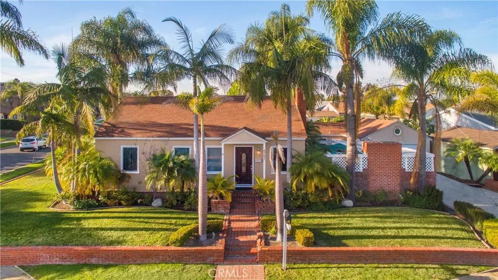 4721 E Los Coyotes Diagonal, Long Beach, CA 90815