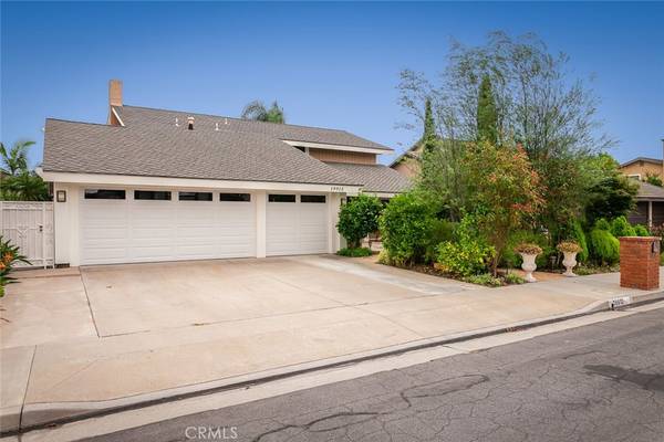 19912 Edgewood LN, Huntington Beach, CA 92646