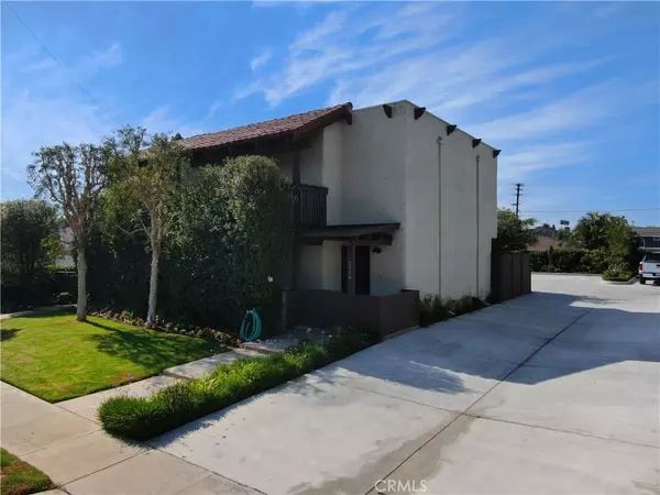 Costa Mesa, CA 92627,383 16th PL