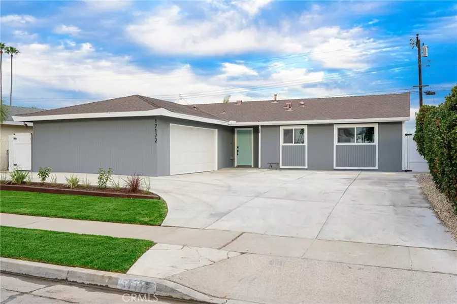 17172 Barcelona LN, Huntington Beach, CA 92647