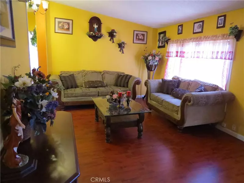 210 Duke LN, Santa Ana, CA 92704