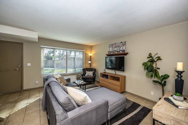 Tustin, CA 92780,1722 Mitchell AVE #115