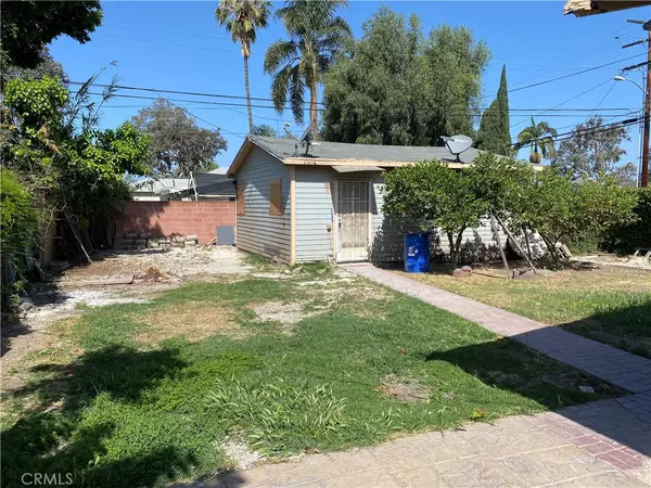 Santa Ana, CA 92707,1402 Maple ST