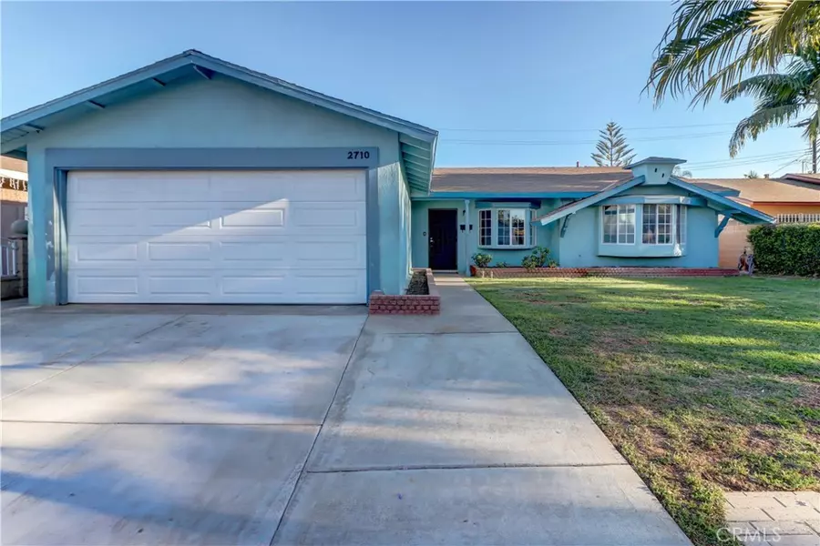 2710 W Pomona ST, Santa Ana, CA 92704