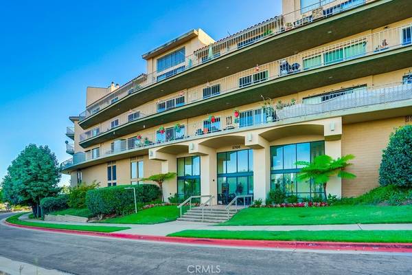 2700 E Panorama DR #207, Signal Hill, CA 90755