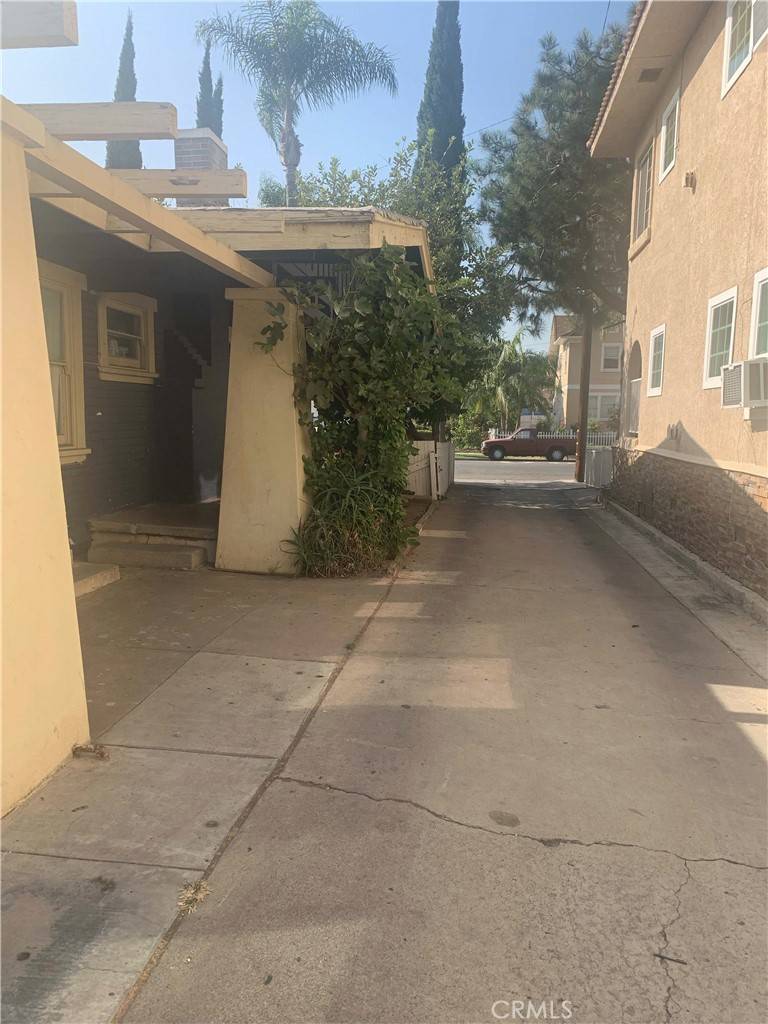 421 S Broadway, Santa Ana, CA 92701