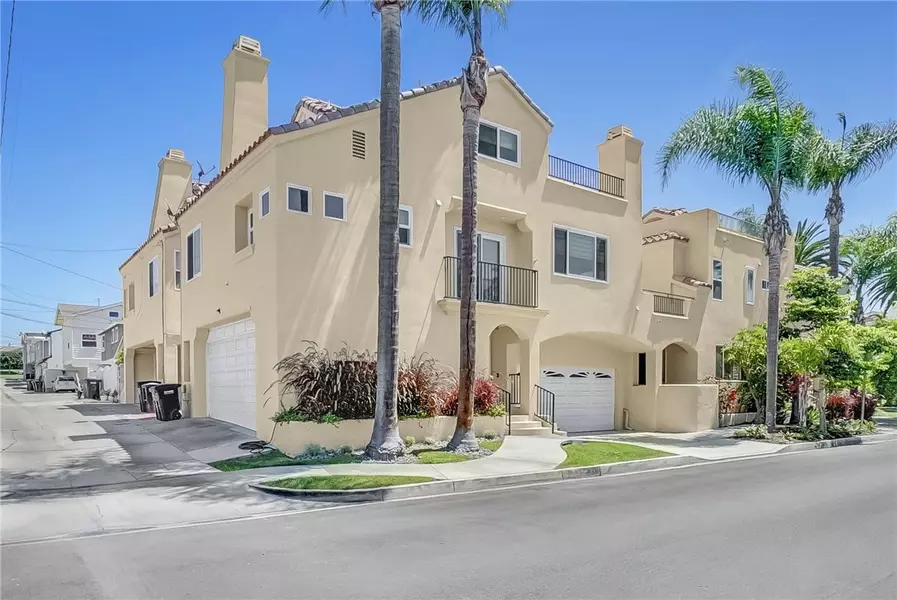 701 Marguerite AVE #2, Corona Del Mar, CA 92625