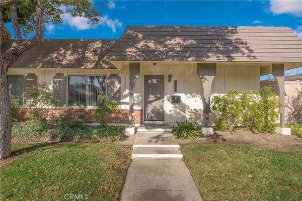 9535 Via Entrada, Cypress, CA 90630