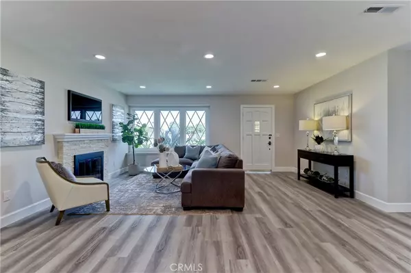 Huntington Beach, CA 92647,15391 Florence CIR