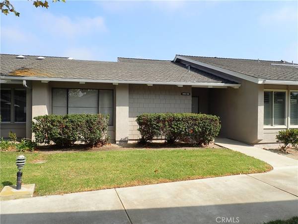 8566 Larkhall CIR #805C, Huntington Beach, CA 92646