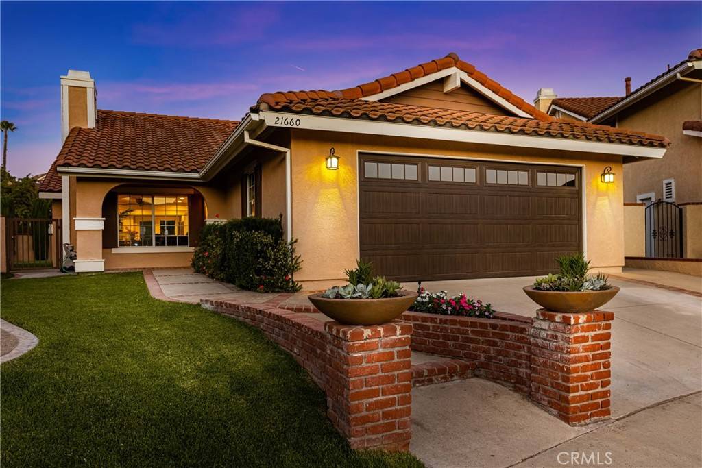 Yorba Linda, CA 92886,21660 Via Pepita