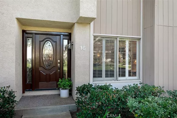 Irvine, CA 92604,16 Snowberry