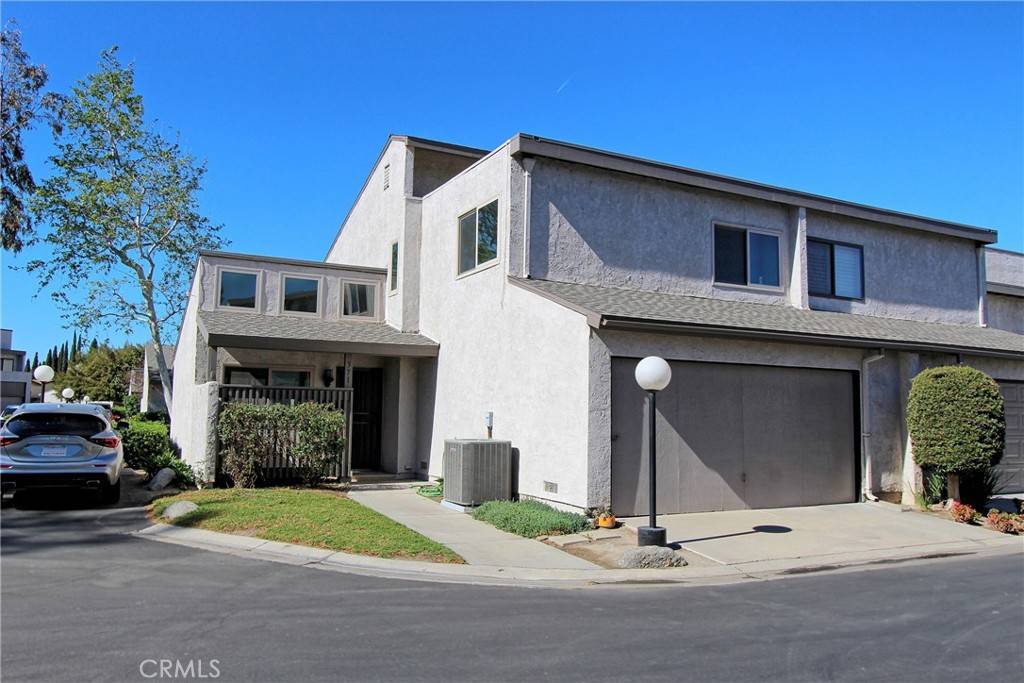 Anaheim, CA 92806,371 N Via Trieste