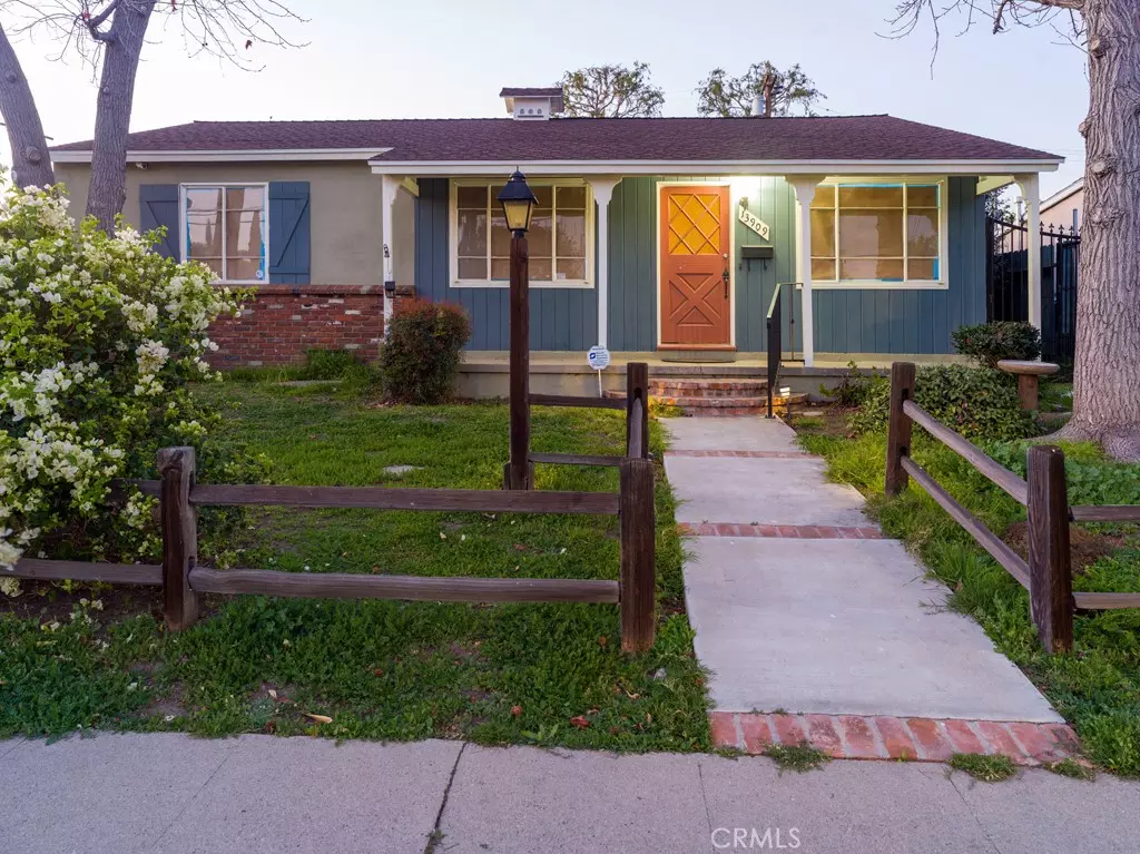 Panorama City, CA 91402,13909 Lanark ST