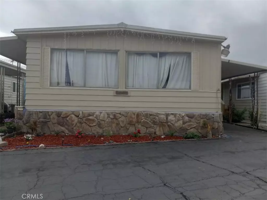 Bellflower, CA 90706,9530 Alondra