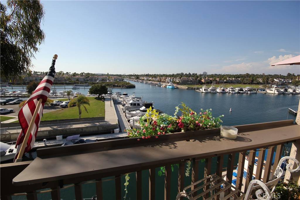 Long Beach, CA 90803,5333 Marina Pacifica DR N