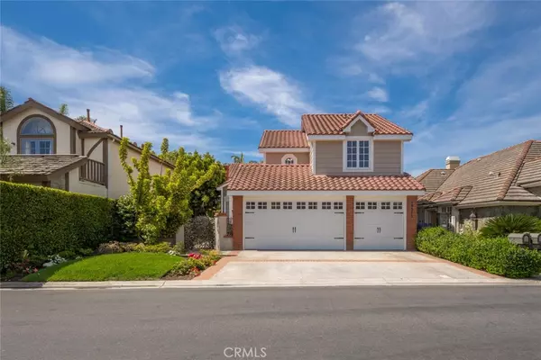 19375 Woodlands DR, Huntington Beach, CA 92648