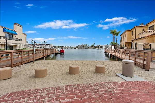 Huntington Beach, CA 92649,16411 Martin LN #244