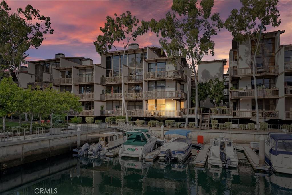 Long Beach, CA 90803,7126 Marina Pacifica DR N