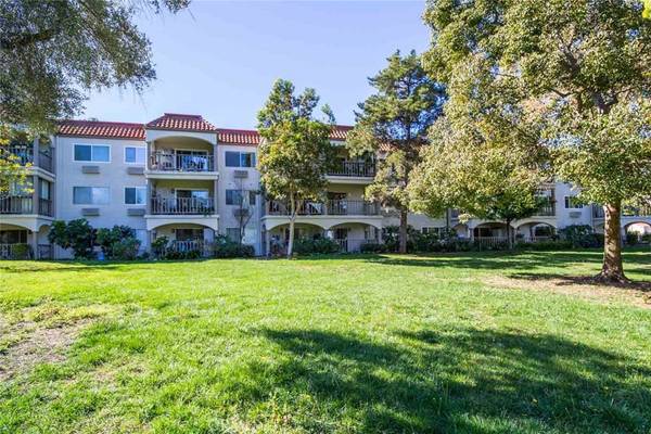 Laguna Woods, CA 92637,3498 Bahia Blanca W #2D