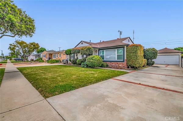 2130 W Cherry AVE, Fullerton, CA 92833