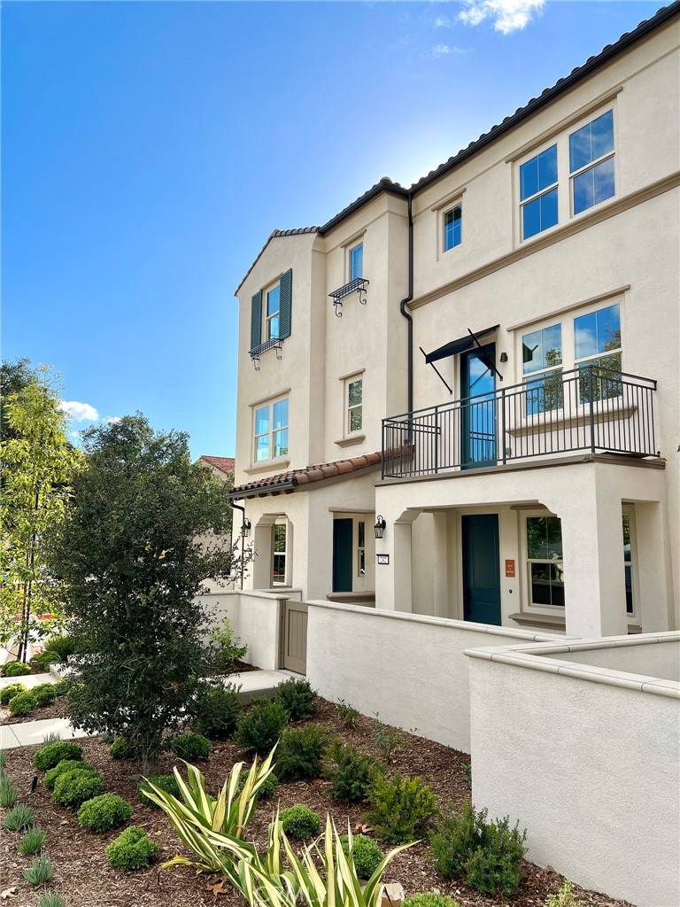 Claremont, CA 91711,206 Camden CT