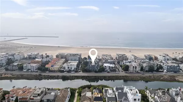 Marina Del Rey, CA 90292,33 Reef ST #6