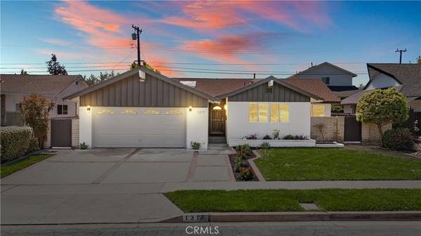 1317 Stonefield ST, Costa Mesa, CA 92626