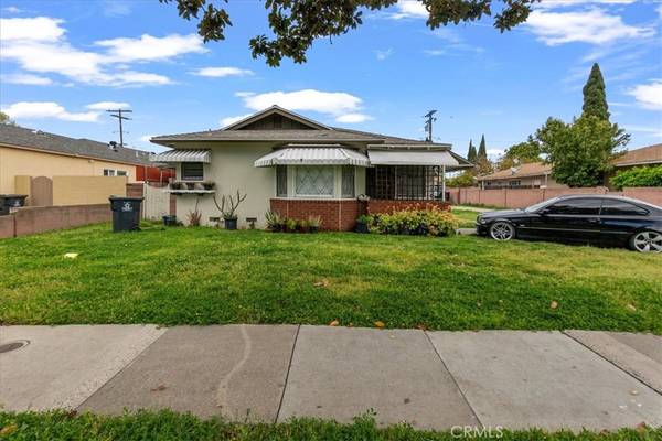 1833 W 16th ST, Santa Ana, CA 92706