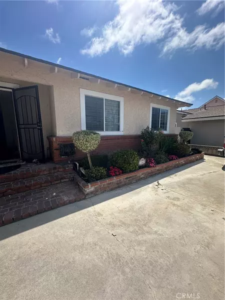 11842 Cherry ST, Los Alamitos, CA 90720