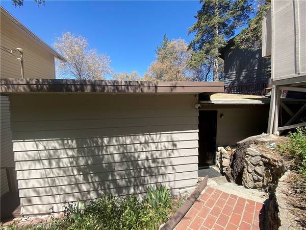 26326 Forest LN, Twin Peaks, CA 92391