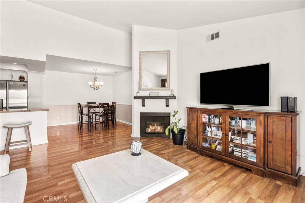 Yorba Linda, CA 92887,6210 Hartford RD #201