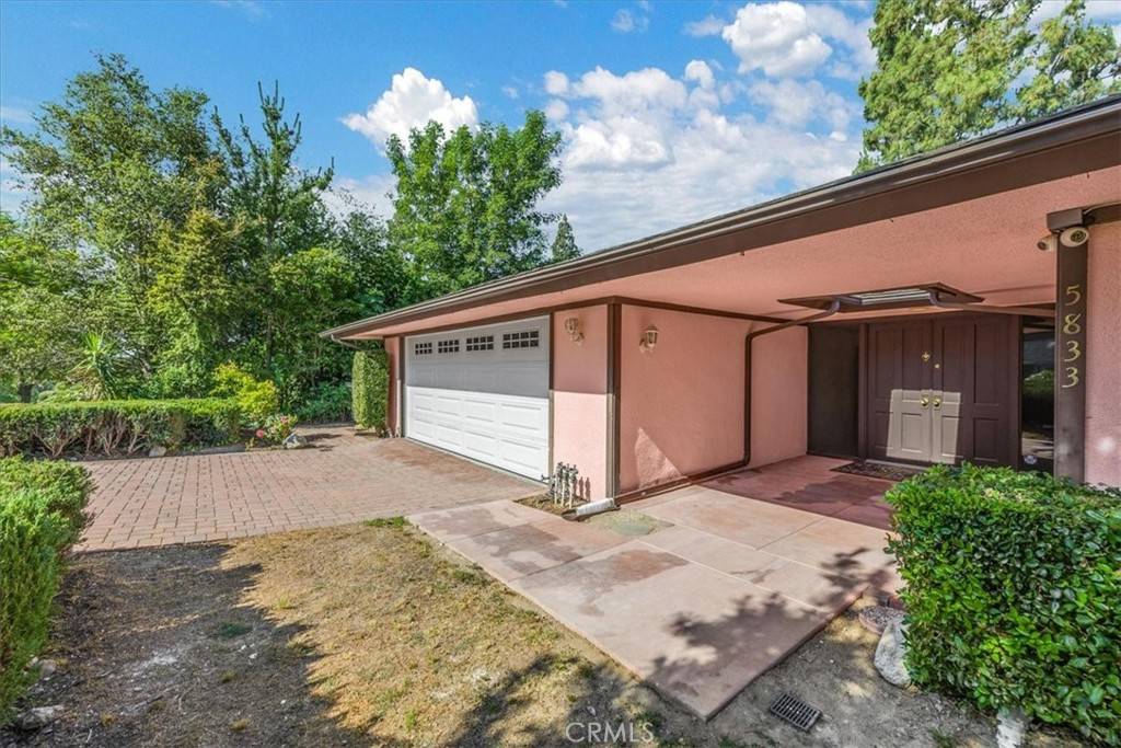 La Canada Flintridge, CA 91011,5833 Briartree DR