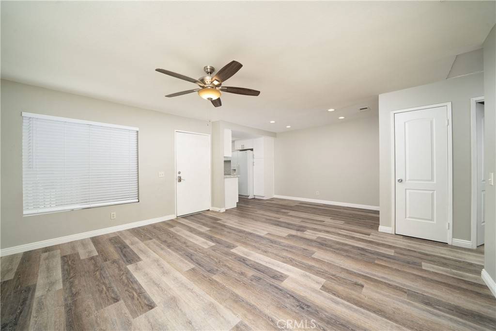 Yorba Linda, CA 92887,6204 Hartford RD #203