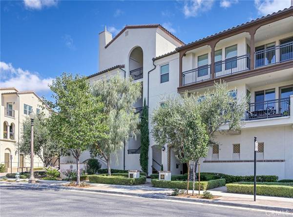 Brea, CA 92823,280 BUENA VIDA DR #207