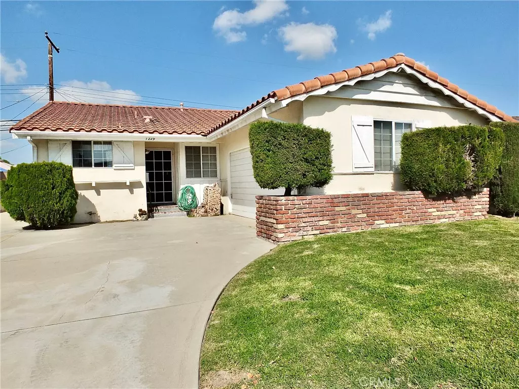 Downey, CA 90241,7229 De Palma ST