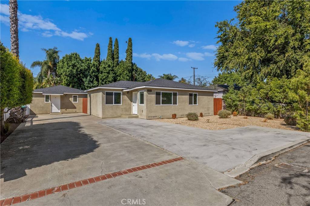 Santa Ana, CA 92705,13451 Oak LN