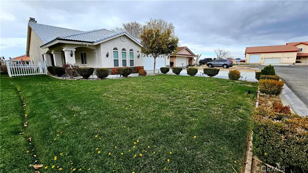 26290 Fleet LN, Helendale, CA 92342