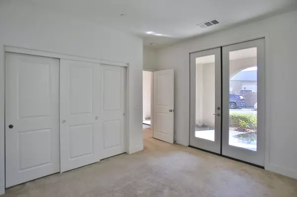 Santa Ana, CA 92703,727 W Tribella CT