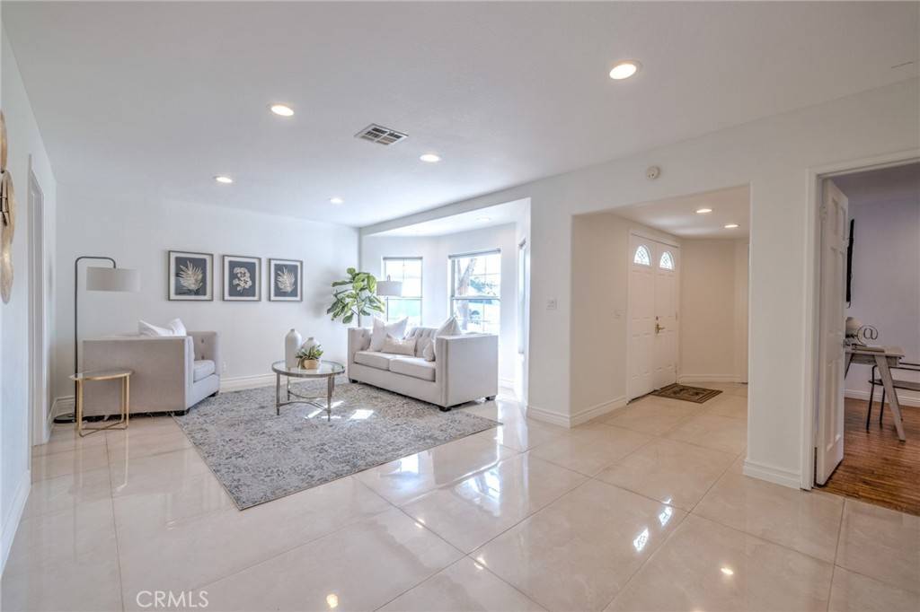 Buena Park, CA 90620,6903 Thelma AVE